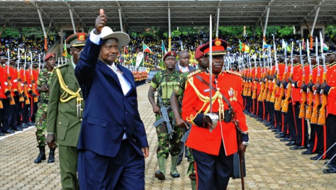 Ouganda : Le président Museveni qualifie la CPI de «corps inutile» lors de son investiture, les Américains boudent la cérémonie