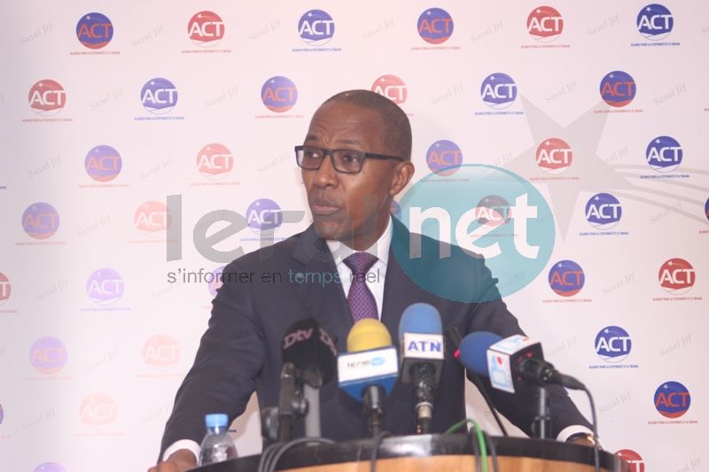 Images- Abdoul Mbaye lance l'Alliance pour la Citoyenneté et le Travail (Act)