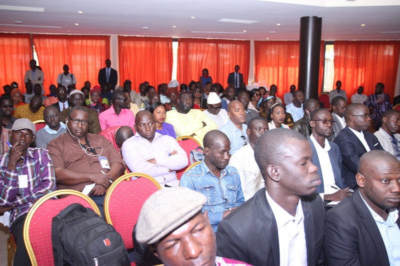 Images-Lancement du parti de Abdoul Mbaye "Act" : Notre parti sera différent des autres où il y a des politiciens professionnels" 