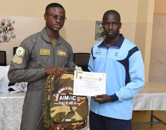 Dix-neuf stagiaires pompiers, dont trois femmes, ont bouclé avec succès, la première phase de leur formation Dix-neuf stagiaires pompiers, dont trois femmes, ont bouclé avec succès, la première phase de leur formation