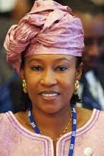 Très "Chon", madame Neneh Macdouall Gaye, la ministre gambienne des Affaires étrangères. Vous ne trouvez pas ?