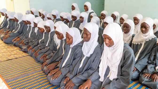 Photos / Douanes-Populations : La Direction générale des Douanes vient en aide aux foyers religieux