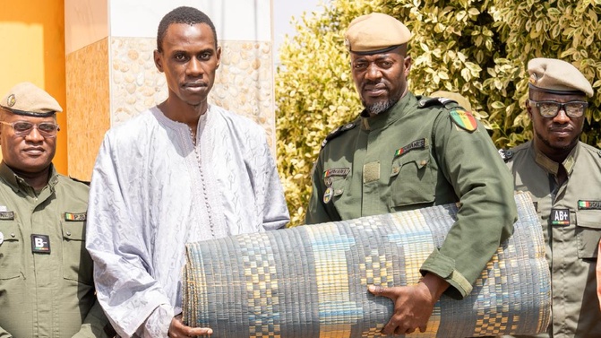 Photos / Douanes-Populations : La Direction générale des Douanes vient en aide aux foyers religieux