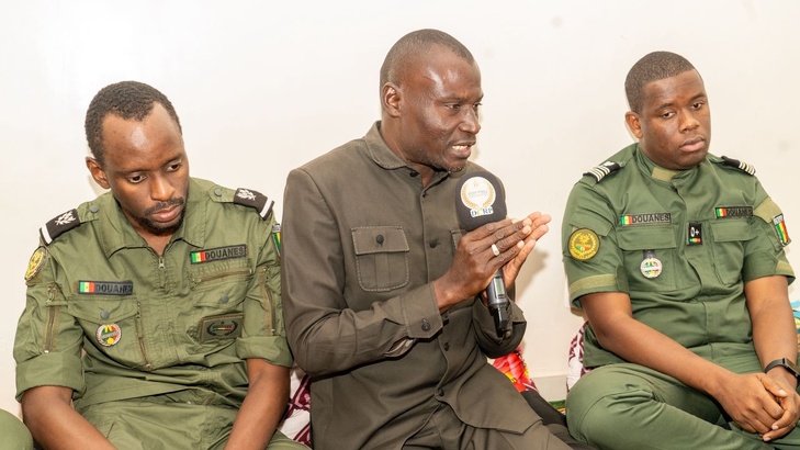 Photos / Douanes-Populations : Doumga Wouro Alpha à l’honneur