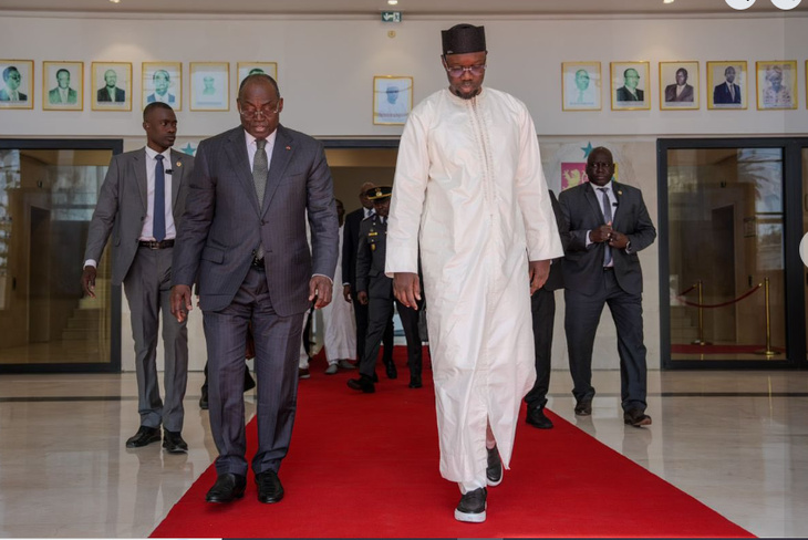 Photos : le Vice-Président de la République de Côte d’Ivoire, M. Tiémoko Meyliet KONÉ a rendu une visite de courtoisie au Premier ministre Ousmane SONKO