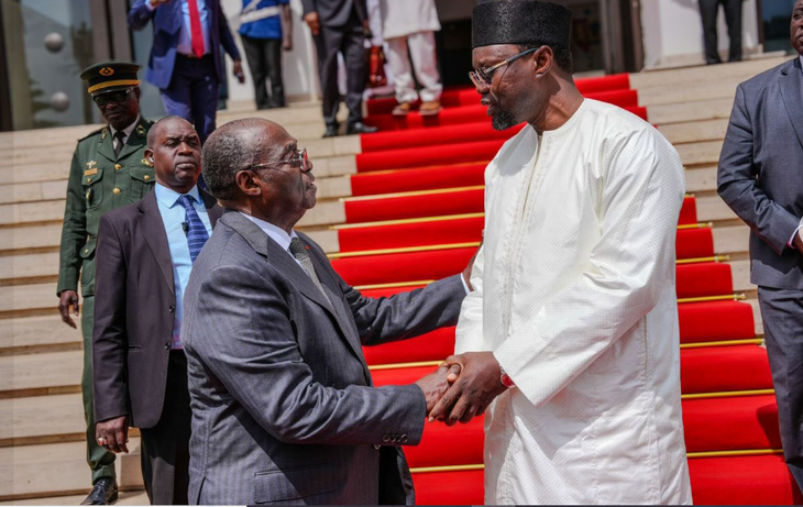 Photos : le Vice-Président de la République de Côte d’Ivoire, M. Tiémoko Meyliet KONÉ a rendu une visite de courtoisie au Premier ministre Ousmane SONKO