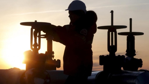 Pourquoi le prix du baril de pétrole a-t-il augmenté de 80% en quatre mois?