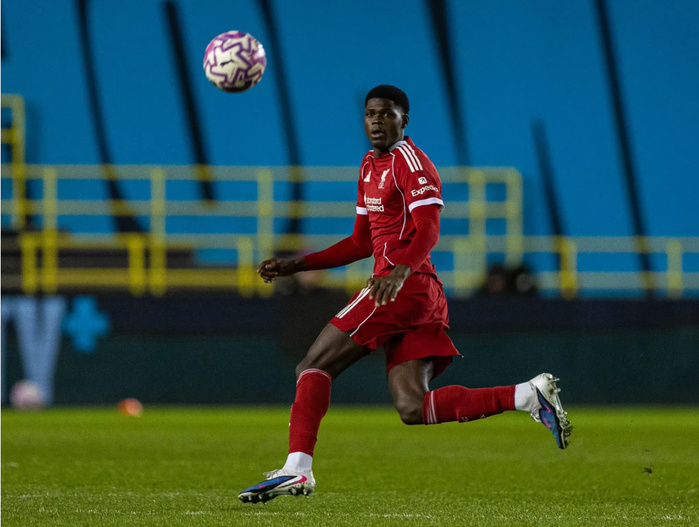 Robert Page (entraîneur U21 Liverpool) impressionné par les débuts de Mor Talla Ndiaye : « Je suis vraiment ravi de la performance de Mor, il a livré une prestation remarquable »