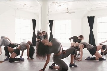 Ce numéro de danse en hommage à Prince est parfait