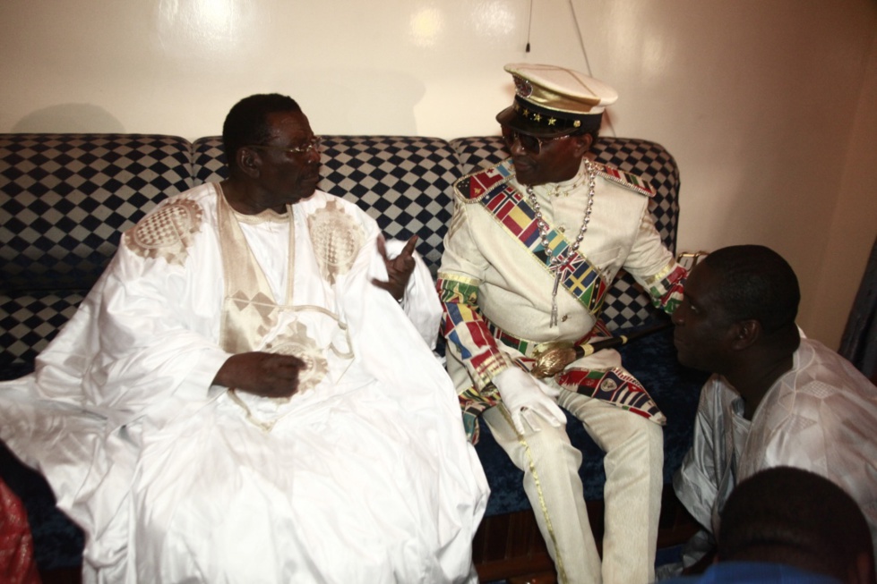 6 photos : L'incroyable tenue  du "Maréchal" Général de Bamba lors du Magal de Darou Mouthy