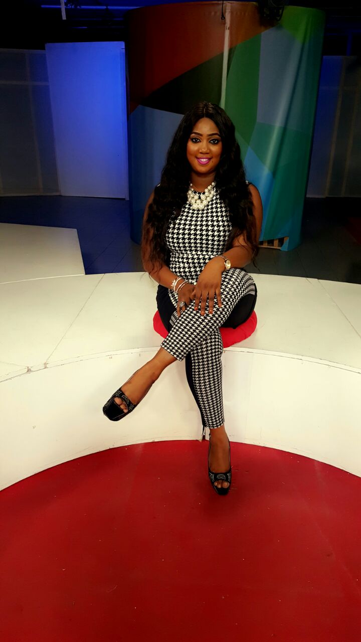 Aicha Diouf, de la 2Stv, très classe sur ces photos