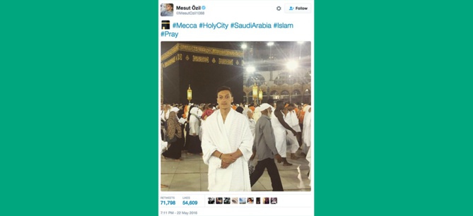 Une photo du footballeur Özil à la Mecque fascine les Allemands