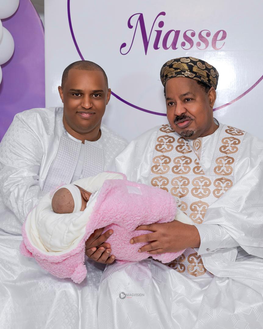 Cheikh Niass, PDG de Walf, honoré : un sage devenu père lors d’un baptême empreint d’émotion