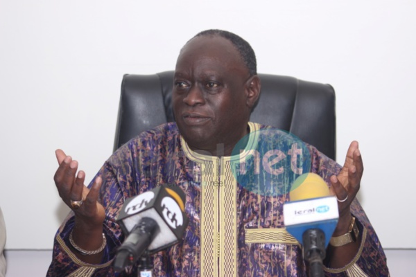 Me El Hadj Diouf au Président Sall : « Personne ne me supporte au niveau de votre parti"