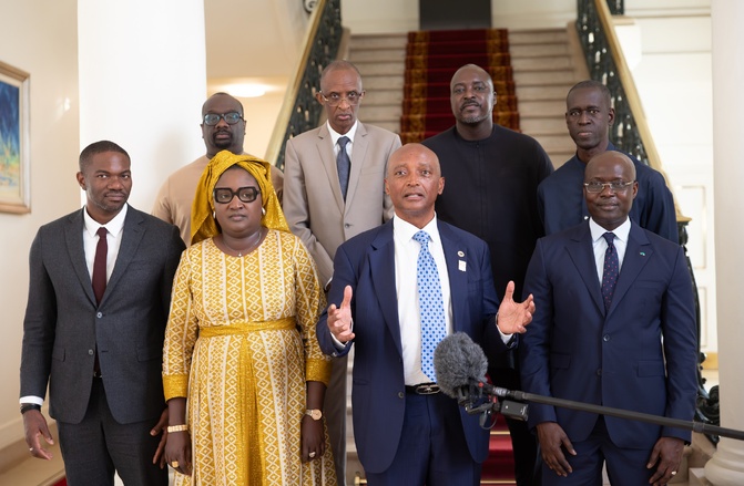 Audience au Palais: Bassirou Diomaye Diakhar Faye échange avec Patrice Motsepe sur la situation du football africain Audience au Palais: Bassirou Diomaye Diakhar Faye échange avec Patrice Motsepe sur la situation du football africain