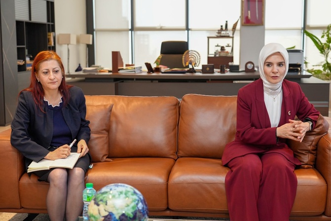 Coopération Sénégal–Türkiye : Ousmane Sonko échange avec la ministre turque de la Famille à Dakar Coopération Sénégal–Türkiye : Ousmane Sonko échange avec la ministre turque de la Famille à Dakar