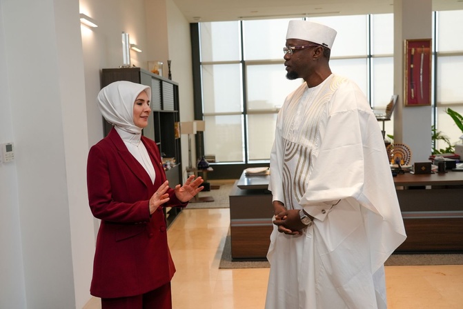  Coopération Sénégal–Türkiye : Ousmane Sonko échange avec la ministre turque de la Famille à Dakar