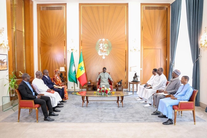 Diomaye Faye rend hommage à Abdoulaye Wade Diomaye Faye rend hommage à Abdoulaye Wade