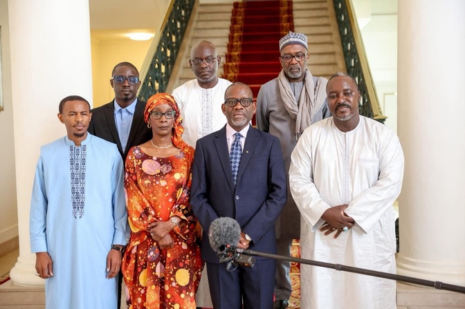 Diomaye Faye rend hommage à Abdoulaye Wade Diomaye Faye rend hommage à Abdoulaye Wade