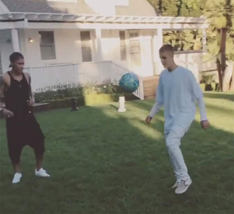La partie de foot entre Neymar et Justin Bieber