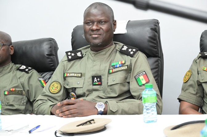 Tournée du Directeur général des Douanes : à Kidira, cap sur la coopération et la performance Tournée du Directeur général des Douanes : à Kidira, cap sur la coopération et la performance