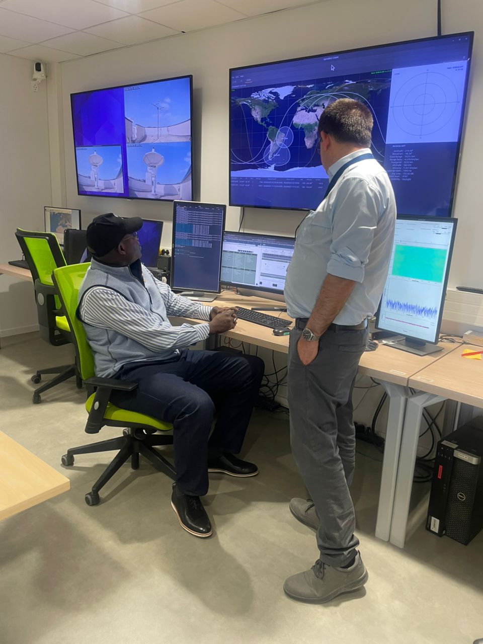 Visite du Directeur Général de la SONAGED SA (www.sonaged.sn) au Centre Spatial de l’Université de Montpellier (CSUM) :