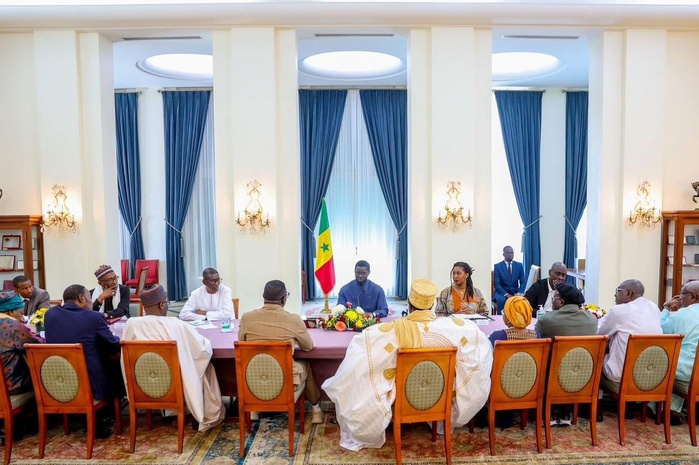 Dialogue et médiation : les Ambassadeurs de la paix reçus par le Chef de l’État Dialogue et médiation : les Ambassadeurs de la paix reçus par le Chef de l’État