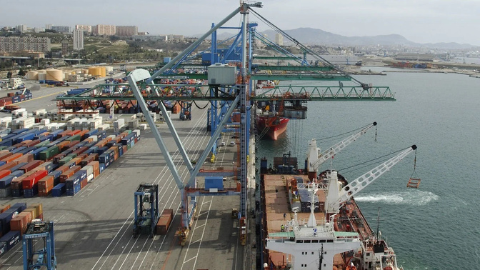 Les chantiers navals de Dakar confiés à Damen Holding B.V. pour 20 ans
