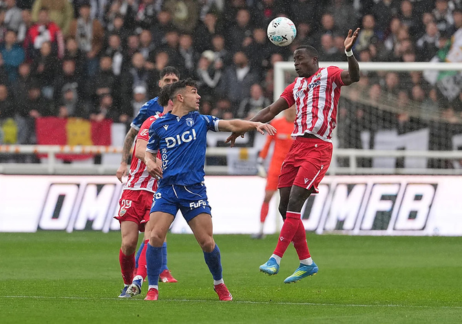 Dion Lopy suspendu pour le choc entre Almería et Las Palmas en Liga 2