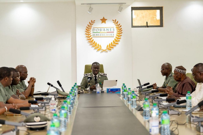 Hajj 2026 : le Directeur général des Douanes salue l’engagement de l’AEADOP dans l’organisation du pèlerinage