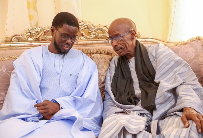 Louga : Le président Bassirou Diomaye Faye en visite spirituelle et de compassion chez la famille omarienne