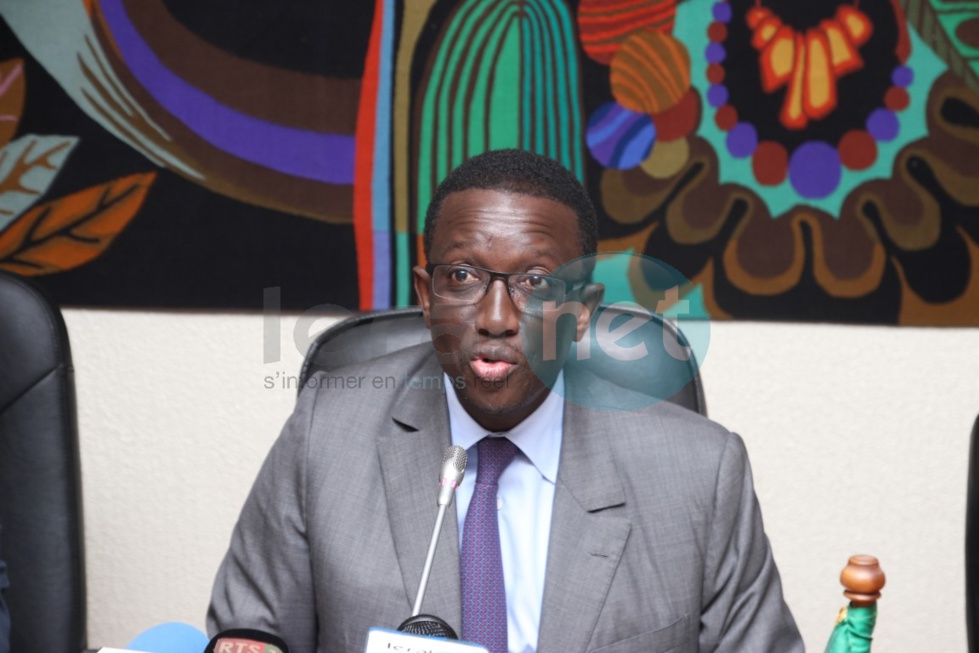 En images la signature de la convention de financement entre Amadou Bâ et la délégation de l'Afd