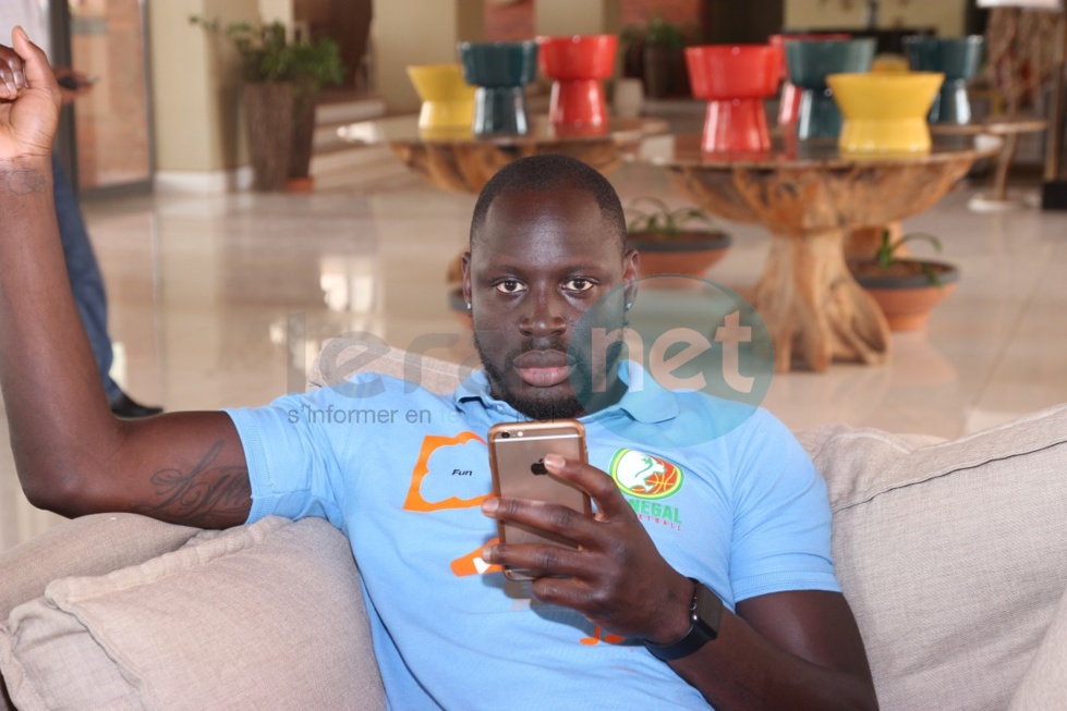 Les images de la visite de Matar Bâ aux lions du basket