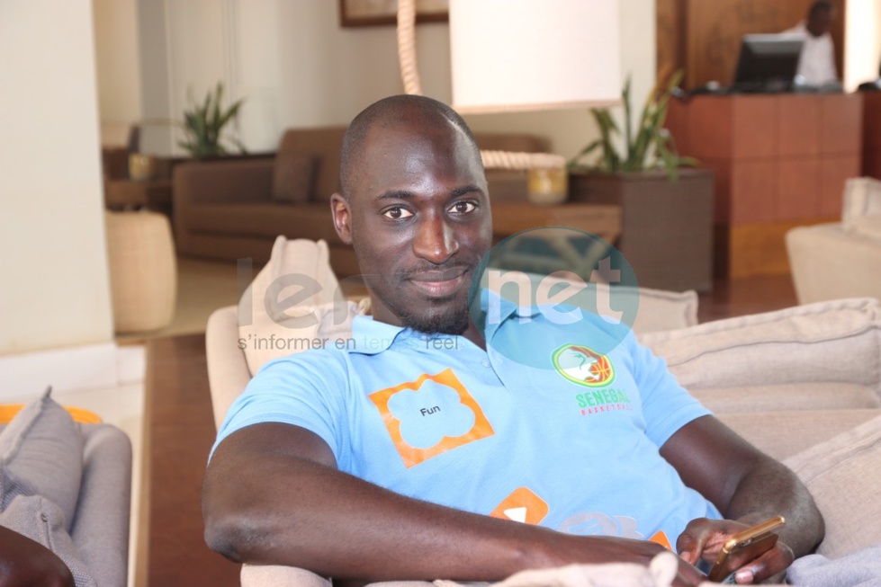 Les images de la visite de Matar Bâ aux lions du basket
