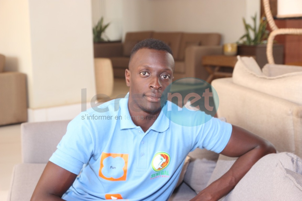 Les images de la visite de Matar Bâ aux lions du basket