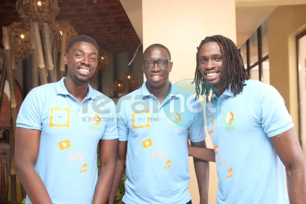 Les images de la visite de Matar Bâ aux lions du basket