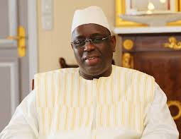 Macky vend son dialogue national à Touba et à Tivaouane