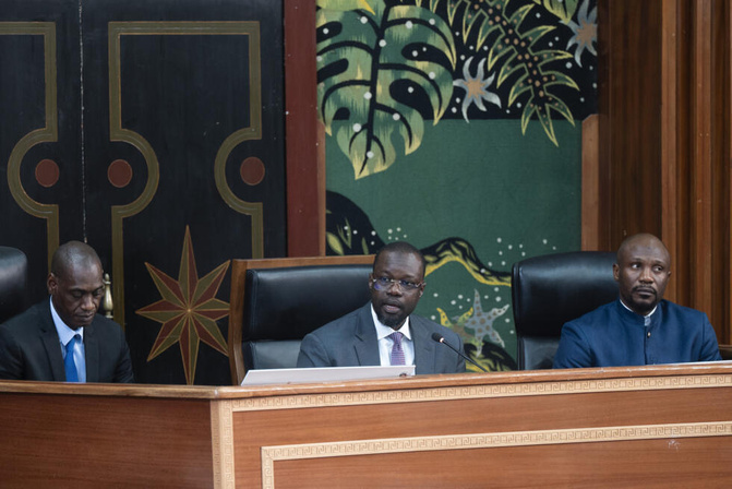 Crise politique à l’Assemblée : le FDR réclame le départ d’Ousmane Sonko du Parlement