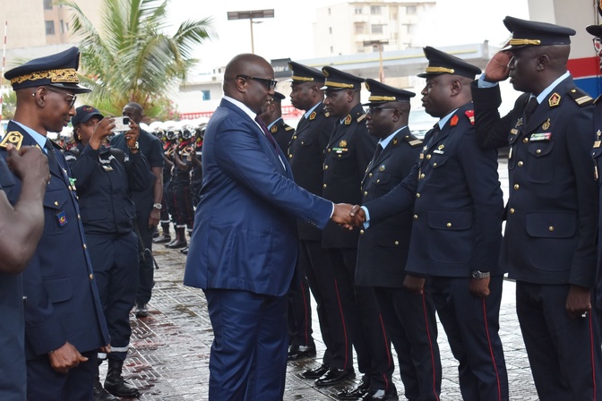 Visite du Ministre de l’Intérieur à la Brigade nationale des Sapeurs-pompiers : un hommage appuyé au courage des soldats du feu Visite du Ministre de l’Intérieur à la Brigade nationale des Sapeurs-pompiers : un hommage appuyé au courage des soldats du feu