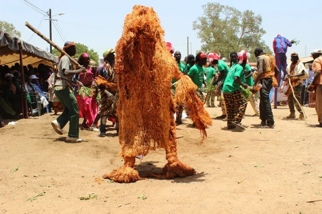 Ziguinchor : le préfet serre la vis, les sorties nocturnes du Kankourang et du Diambadong interdites