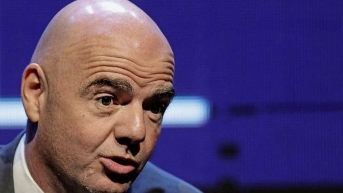 Mondial : un commentateur sanctionné après des propos virulents contre la FIFA