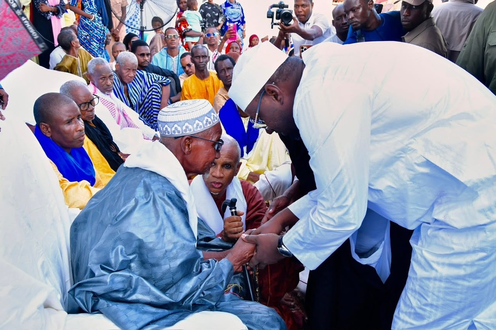 Ousmane Sonko à Louga : condoléances à Guet Ardo et visite à la famille omarienne