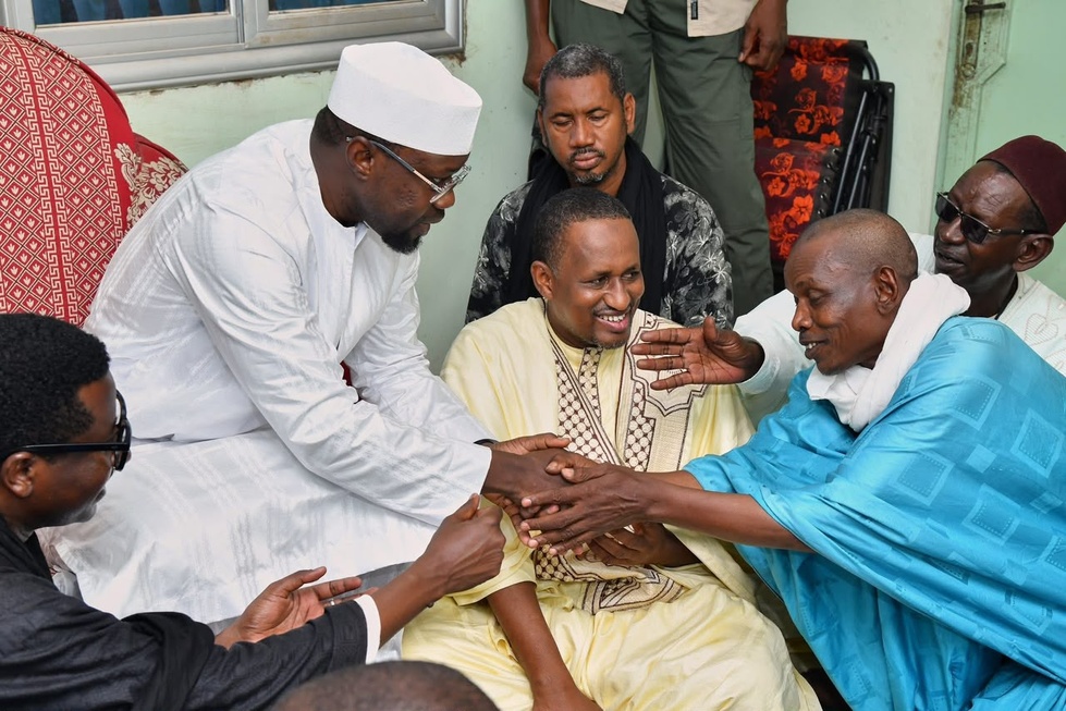 Ousmane Sonko à Louga : condoléances à Guet Ardo et visite à la famille omarienne