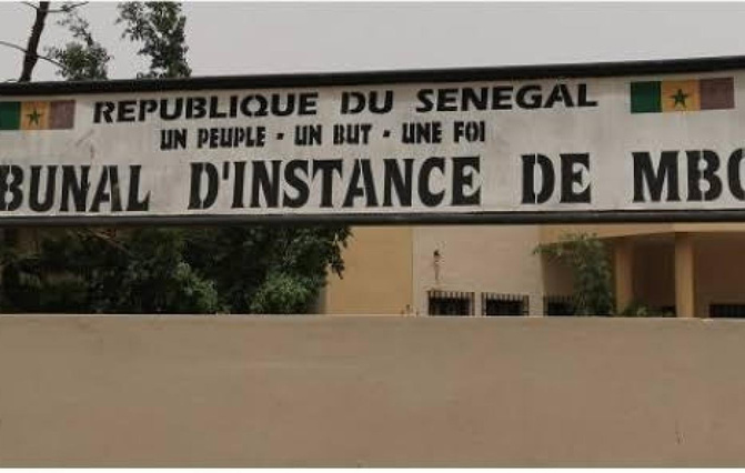 Tensions familiales à Mbour : un homme jugé pour menaces présumées envers sa mère dans un conflit foncier