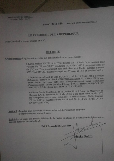  Voici le Décret présidentiel sur la grâce accordée à Karim Wade et Cie