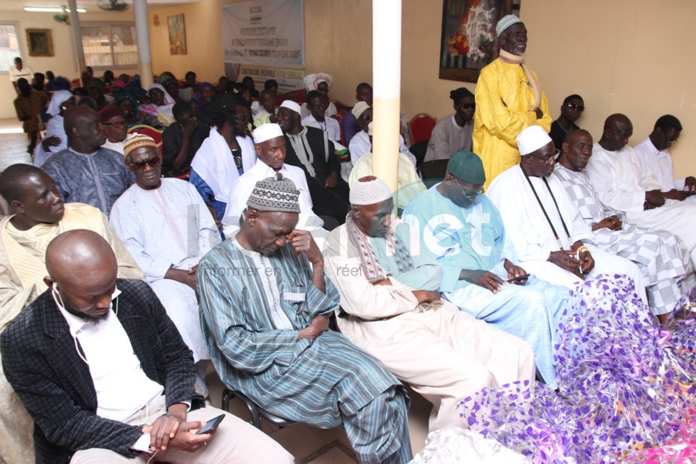 Images: Arona Coumba Ndoffène Diouf remet des paniers ramadan et enveloppes aux délégués de Biscuiterie