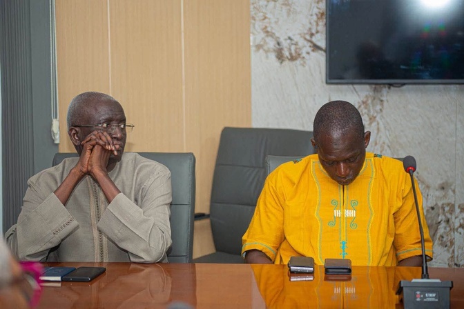 Presse sénégalaise : Bacary Sarr ouvre le dialogue avec le CDEPS pour répondre aux urgences du secteur Presse sénégalaise : Bacary Sarr ouvre le dialogue avec le CDEPS pour répondre aux urgences du secteur