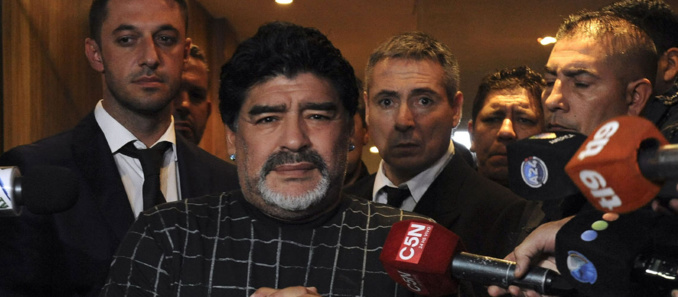 Diego Mara­dona et le président argen­tin exhortent Messi à rester