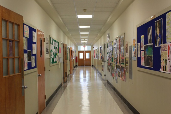 Une mère défend sa fille victime de harcèlement sexuel à l’école