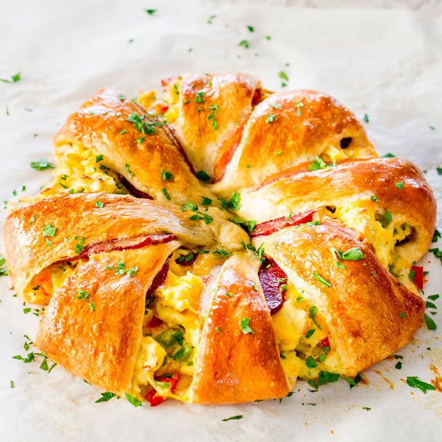 La couronne feuilletée au fromage, au bacon et au brocoli !